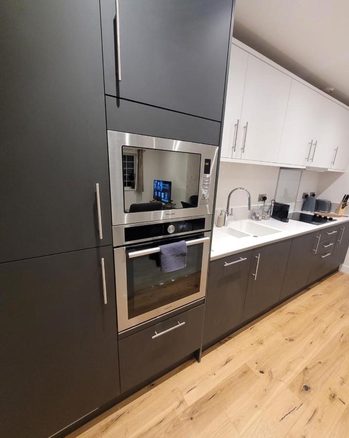 Luxury 2 Bed Apartment In The Heart Of Rochester Wainscot エクステリア 写真